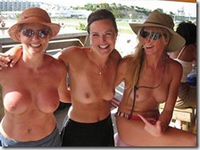 wife-bucket-amateur-swingers-outdoors